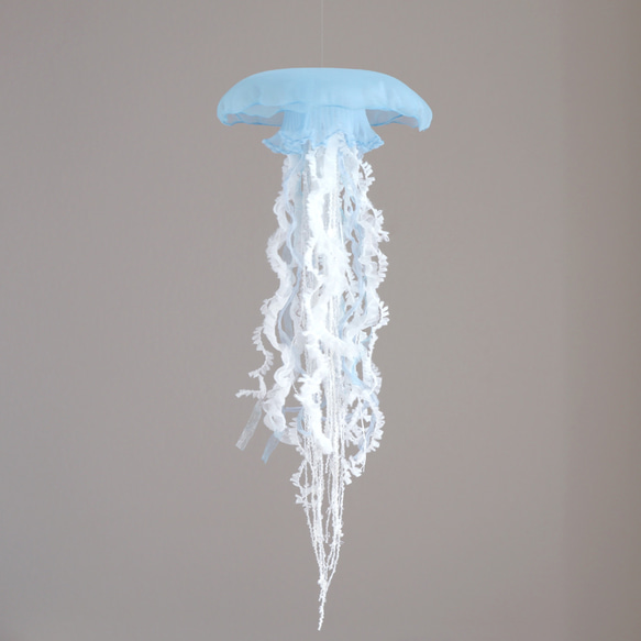 クラゲのモビール [ size:M / Blue ] (1pc) ｜北欧 インテリア 雑貨 アート 2枚目の画像