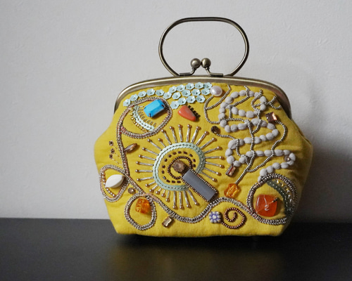 ビーズ刺繍がま口バッグ とっておきのがま口バッグ ウールガーゼ ビーズ刺繍 ブラック ビビッド