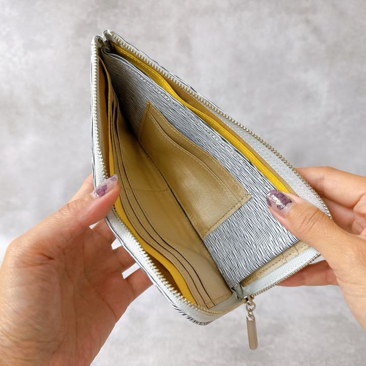 薄くて軽くて大容量なL字長財布 水シボ グレー 牛革