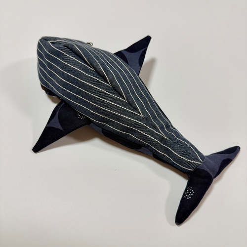 冬の贈り物にも♥かわいいクジラポーチ ペンケース・眼鏡ケースにも