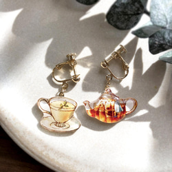 Milktea earring｜紅茶のティーポット＆ティーカップイヤリング・ピアス 3枚目の画像