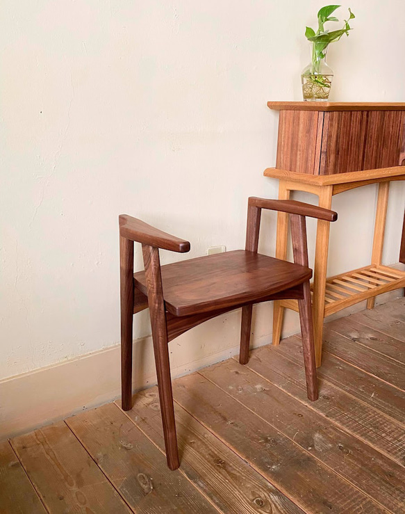 玄関スツール「リリー」ウォールナット板座　※受注製作 