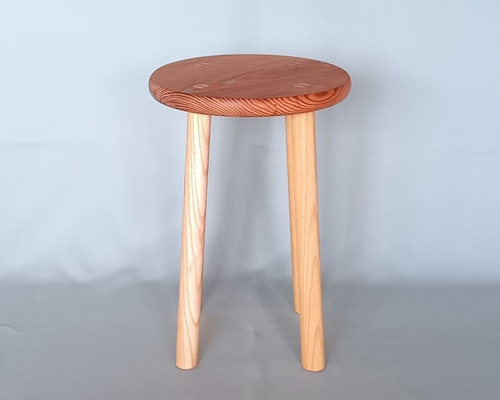 国産杉の小さな椅子　手作り　奈良 8ab8eb3726781945af4c5525221f17