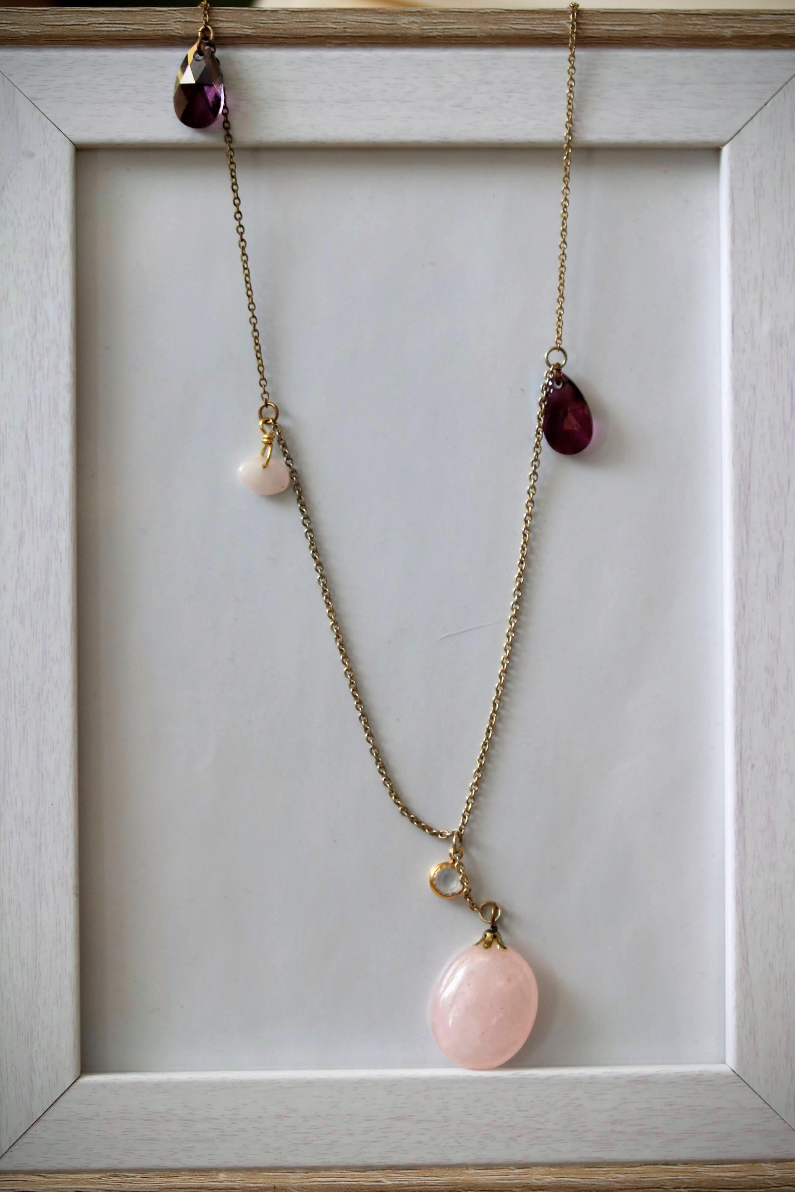 ヴィンテージローズクォーツとラインストーンネックレス