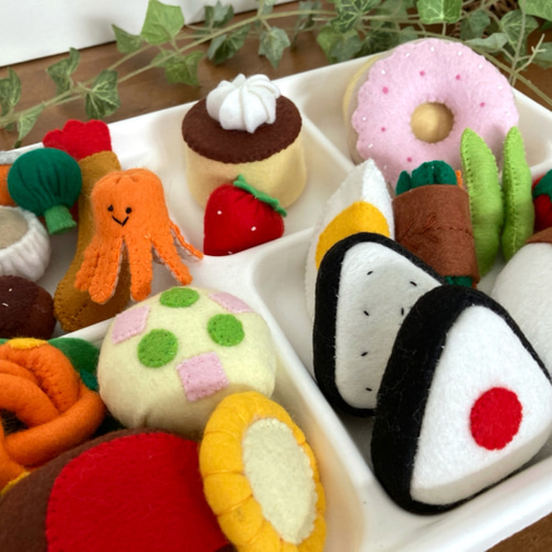 フェルトままごと△▲お弁当▲△オーダー専用ページ（受付中です） フェルトままごと△△お弁当△△オーダー専用ページ（受付中です）