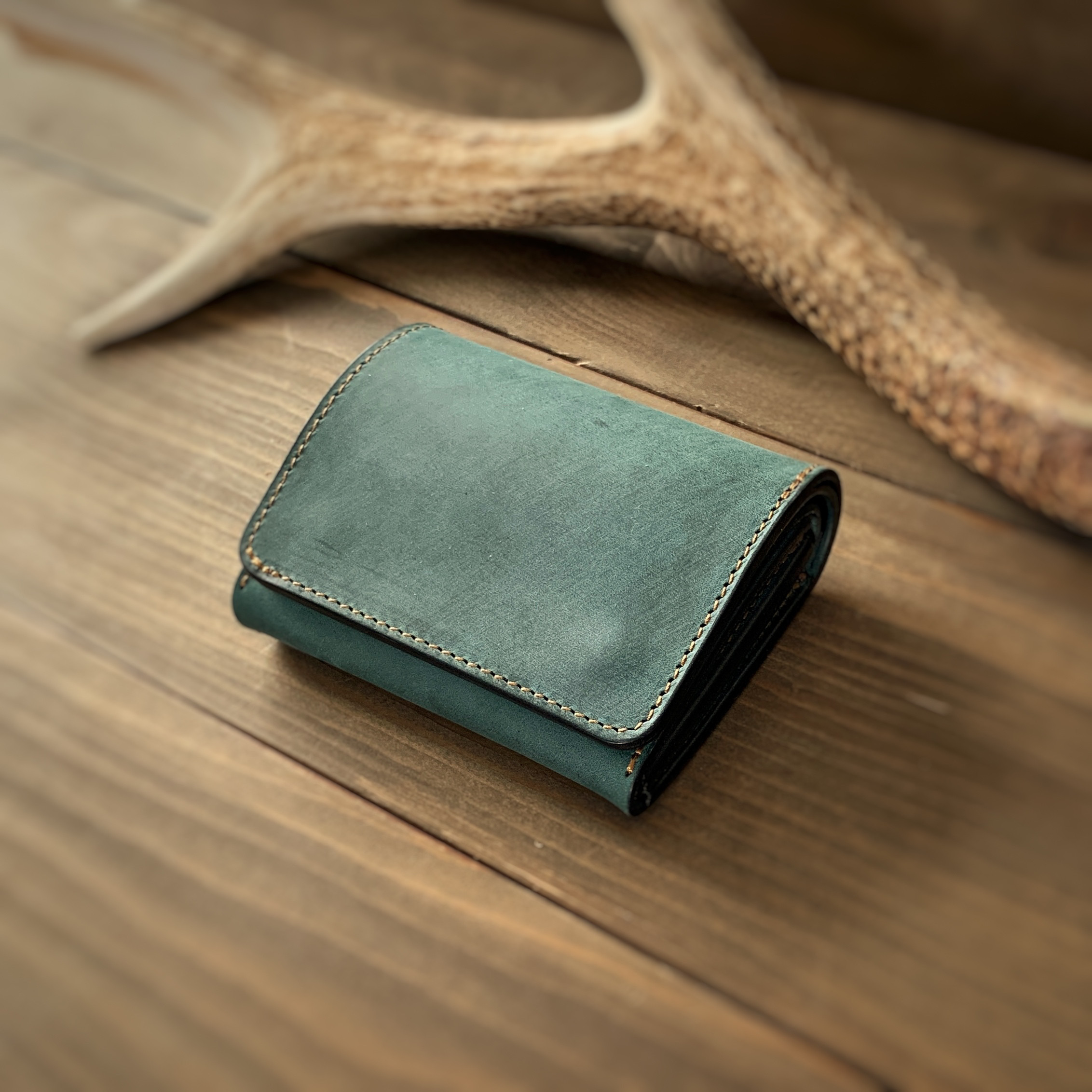 tracker wallet Btype