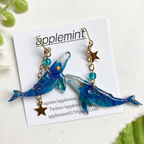 くじらの模様のピアスorイヤリング 水色 ピアス（フック・チェーン