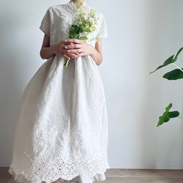 Vネックレースワンピース(生成) 4枚目の画像