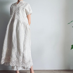 Vネックレースワンピース(生成) 2枚目の画像