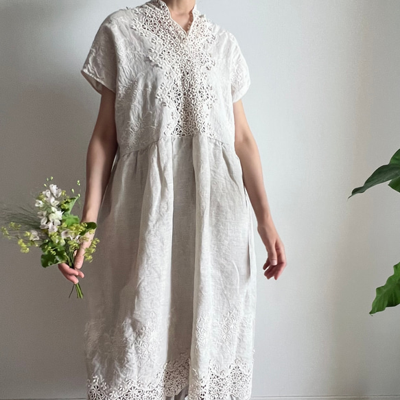 Vネックレースワンピース(生成) 3枚目の画像