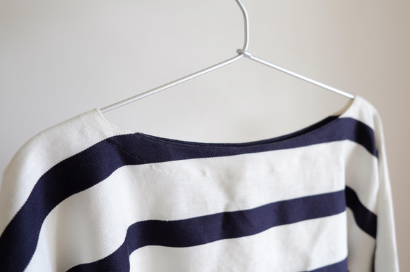亞麻巴斯克風襯衫船領粗邊框[白色是海軍藍色] 第9張的照片