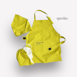 【イエロー】ひとりで着れるシンプルなキッズエプロン　子供エプロン　エプロンセット　三角巾　巾着袋 1枚目の画像
