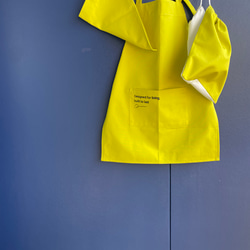 【イエロー】ひとりで着れるシンプルなキッズエプロン　子供エプロン　エプロンセット　三角巾　巾着袋 4枚目の画像