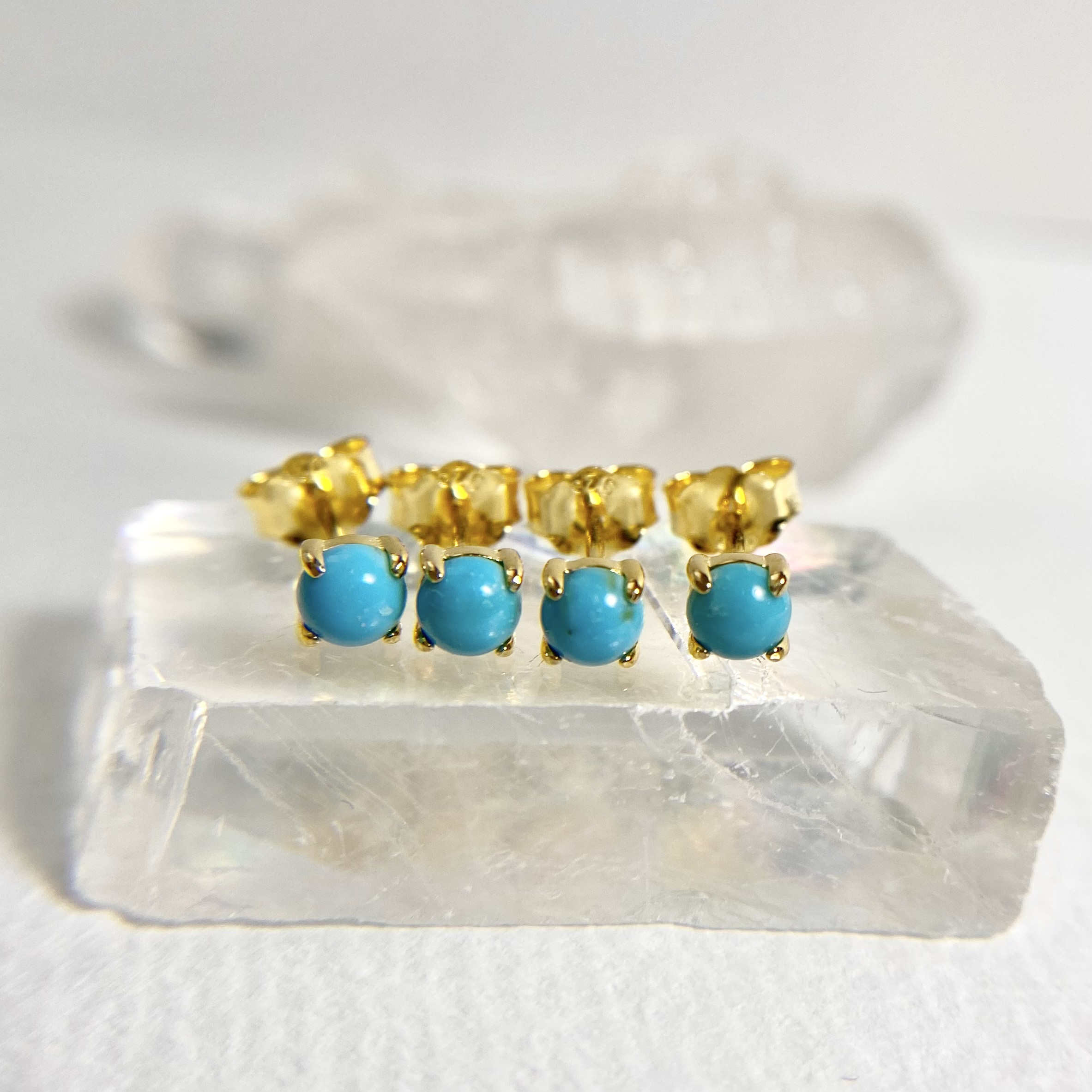 天然トルコ石(キングマン産ターコイズ)sv925両耳ピアス