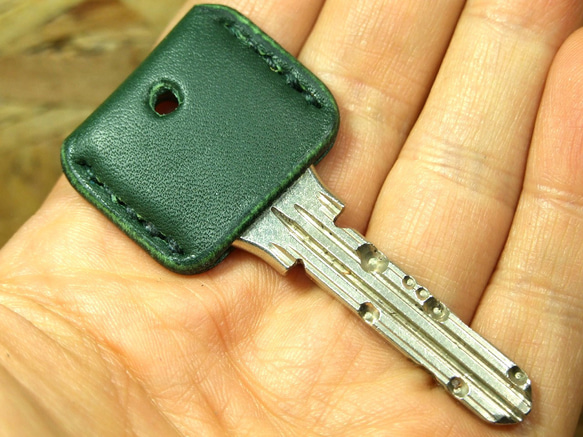 マットグリーンのキーカバー　 1枚目の画像