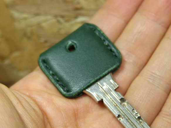 マットグリーンのキーカバー　 2枚目の画像