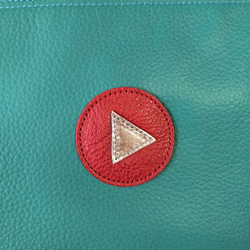 本革フラットポーチL◆再生ボタン(ターコイズ)◆いろいろ使える♪横長マルチレザーケース◇皮 5枚目の画像