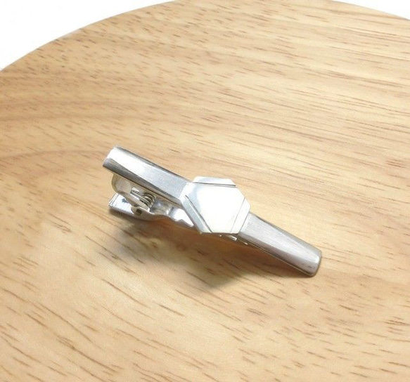 ベンゼン環 シルバー ネクタイピン ネクタイピン パッケージに入れてお届けいたします 春先はネクタイピンのご注文がとても多い時期です 在庫のある時期にお早目にご注文をご検討ください