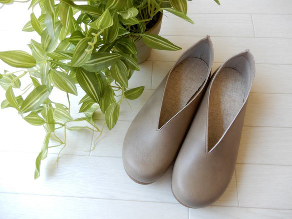 すぽっと履けて♪楽ちん♪♪幅広対応・Ⅴカット・大人ナチュラル・柔らか・フラットシューズ・105 5枚目の画像