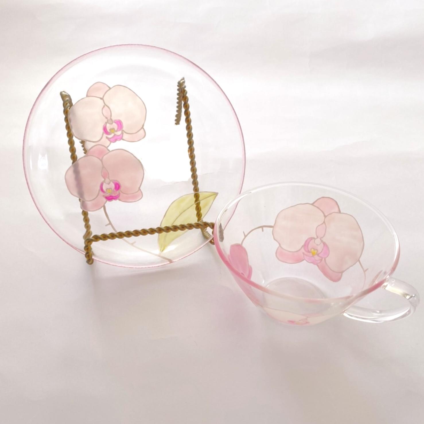 【予約販売】《母の日ギフト》花咲く名入れティーカップ【ピンク胡蝶蘭コチョウラン】｜還暦祝い・退職祝い・誕生日プレゼント