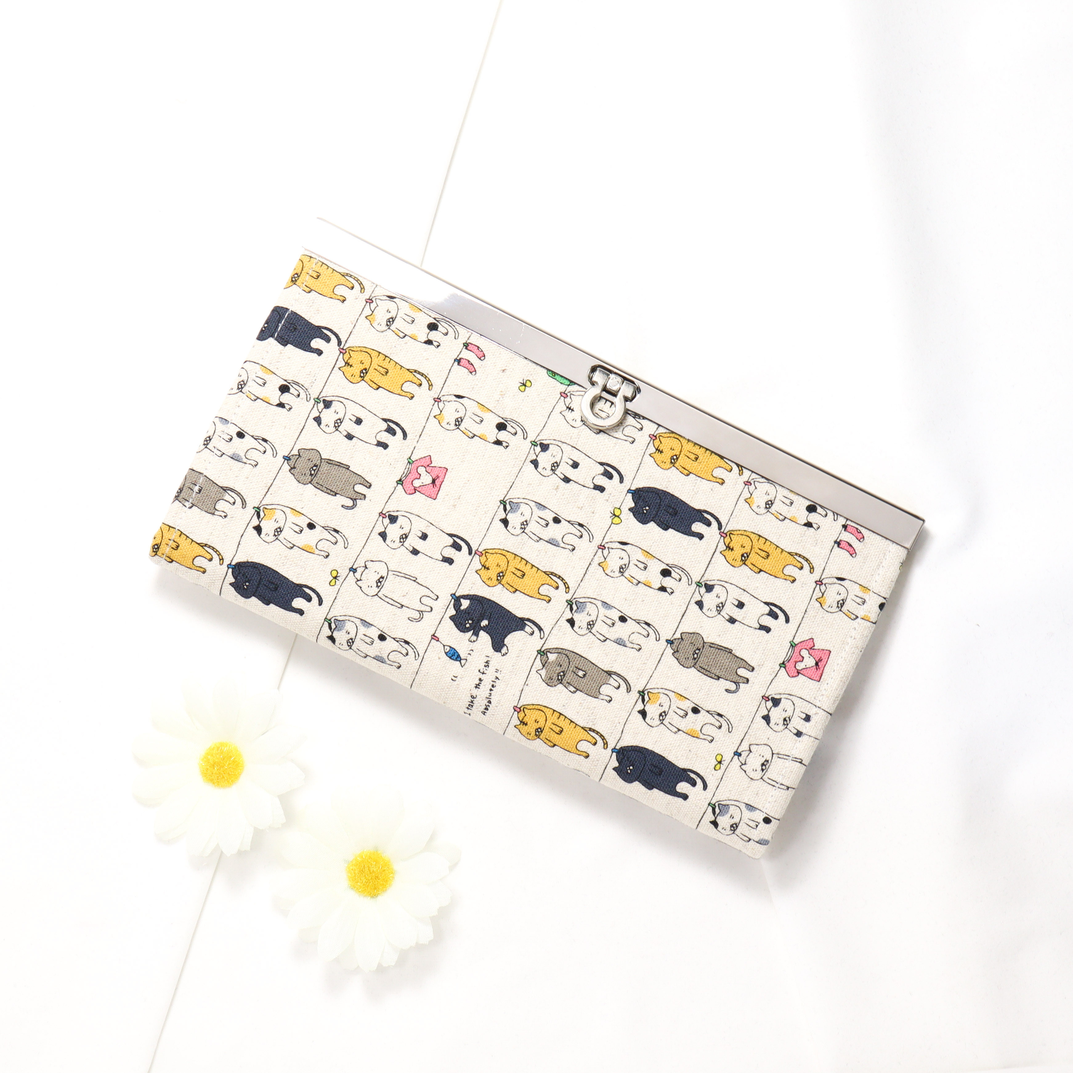 カラーオーダー可 整頓しやすいデザイン。直線口金の長財布 洗濯ねこ 干された猫【受注生産】
