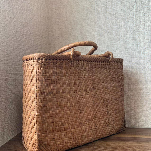 山葡萄　山葡萄かごバッグ　手作り　山葡萄籠バッグ　二種材料　内布あり 山葡萄 山葡萄籠バッグ 手作り 山葡萄かごバッグ 内布あり、底補強