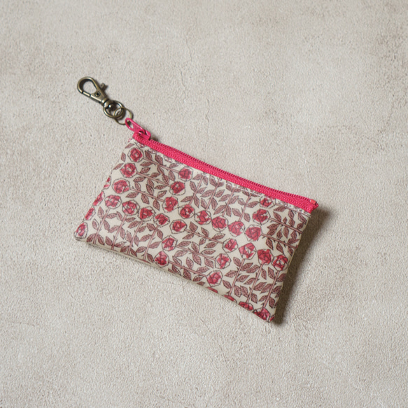 キーポーチ Sleeping Rose　リバティラミネート生地 3枚目の画像