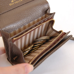 【刻印可】　コロンと可愛いサイズ感の三つ折り財布　　ブラック　 エンブレム　MH0658 5枚目の画像