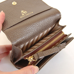 【刻印可】　コロンと可愛いサイズ感の三つ折り財布　　ブラック　 エンブレム　MH0658 6枚目の画像