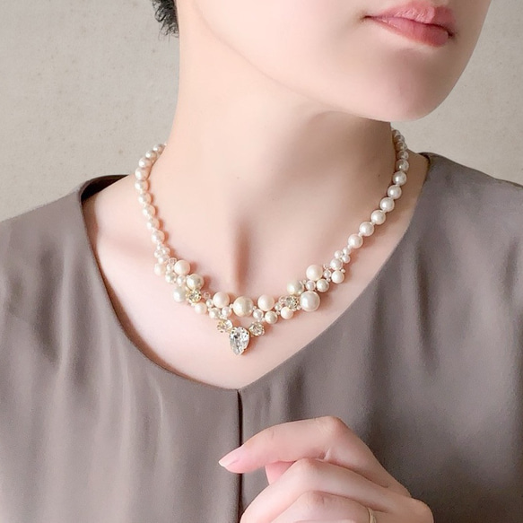 レディースネックレス　雫型　パールネックレス　結婚式 目を奪われる輝き】ナチュラル/輝く雫クリスタル パール