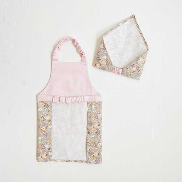 【サイズ90-130】自分で着れるキッズエプロン 三角巾付き 小花柄×ピンク 5枚目の画像