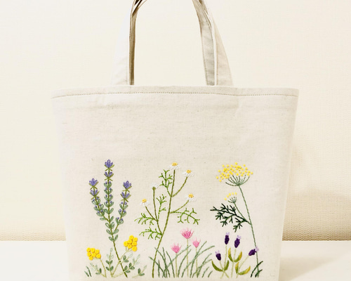 ハンドメイド 刺繍 ハ― ブガ― デンのト― トバック ガーデンシリーズ｜ブルーチェック刺繍ハンドメイドトートバッグ