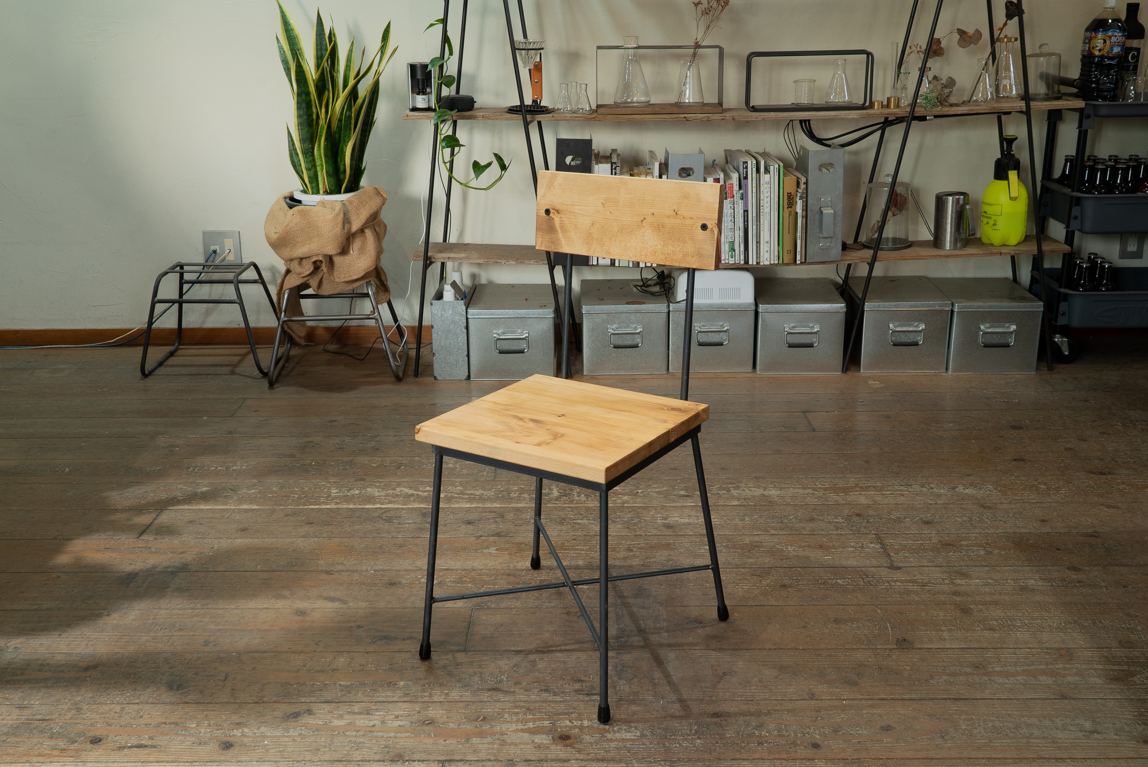 KUROTETSUSHIN ARMLESSCHAIR アイアン 椅子 ダイニング 楽天市場】ダイニングチェア 座面高42cm ロートアイアン 姫系