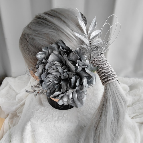 銀の牡丹とシルバーの組紐の髪飾り ポニーテール タイトポニー