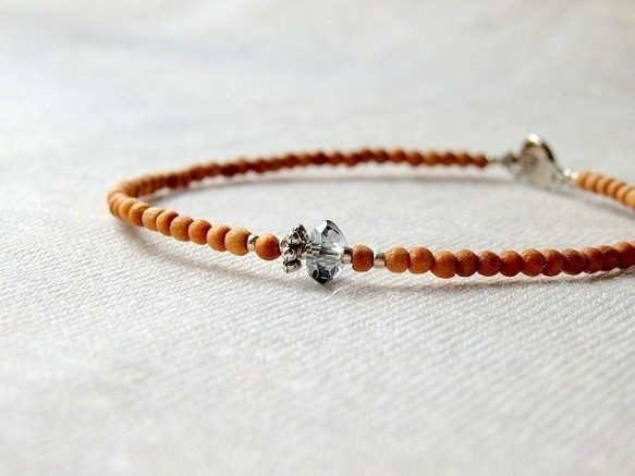 白檀ブレスレット　シルバーフラッシュ水晶