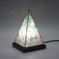 シーグラスと桜貝のランプ　ピラミッドランプMー1 2枚目の画像