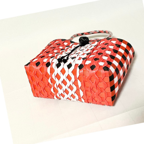 ppバンド製 朱色 チェック かごバッグ 水に強くて丈夫なプラカゴ