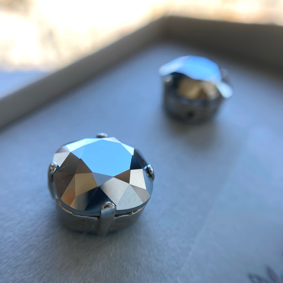 スワロフスキー®︎ カフス Carré アクアマリン ギフトボックス付 8枚目の画像