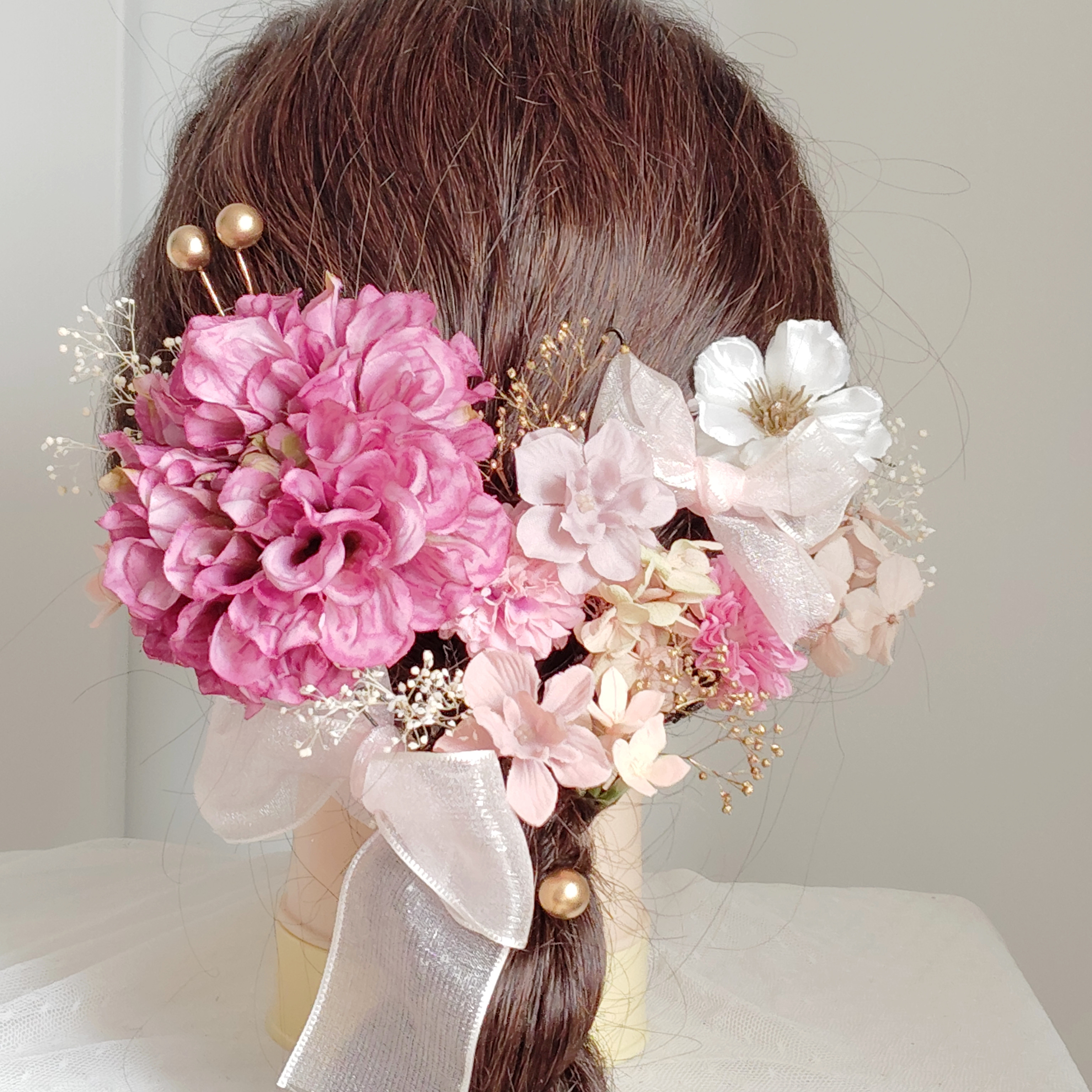 ダリアとリボンのヘッドドレス　洋装にも和装にも　和洋兼用　ウェディング　結婚式 和装髪飾り　成人式　振袖髪飾り　卒業式