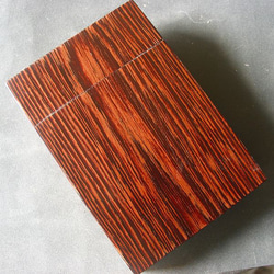 銘木黒柿　孔雀杢、縞黒　名刺入れ、小物入れ 銘木黒柿 孔雀杢、縞黒 名刺入れ、小物入れ 銘木黒柿 孔雀杢、縞黒