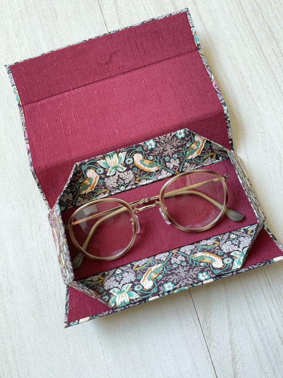 折疊盒~眼鏡盒/筆盒~（William Morris Strawberry Sweef PK） 第4張的照片