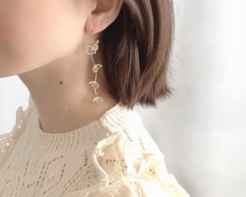 Blooming Crystal Clear Flower Pierced Earrings ピアス