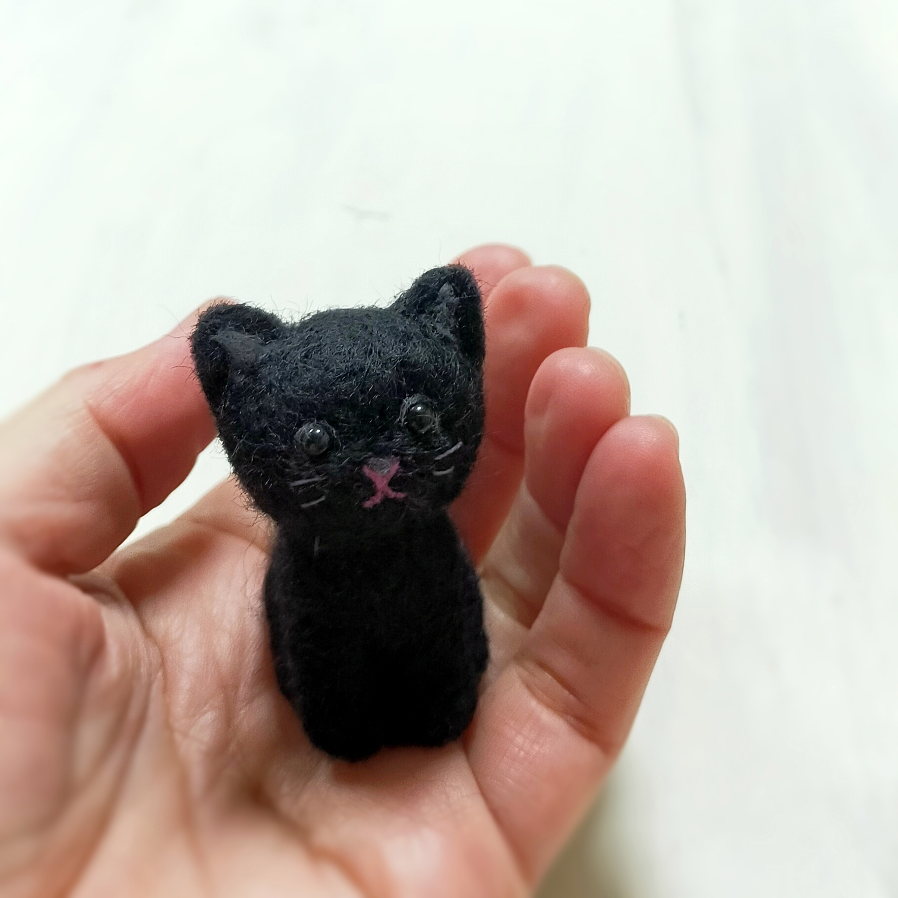 羊毛フェルトの小さな子猫(黒猫) 猫グッズ 猫雑貨