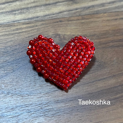再販☆真っ赤なハートブローチ (小) ビーズ刺繡 ブローチ