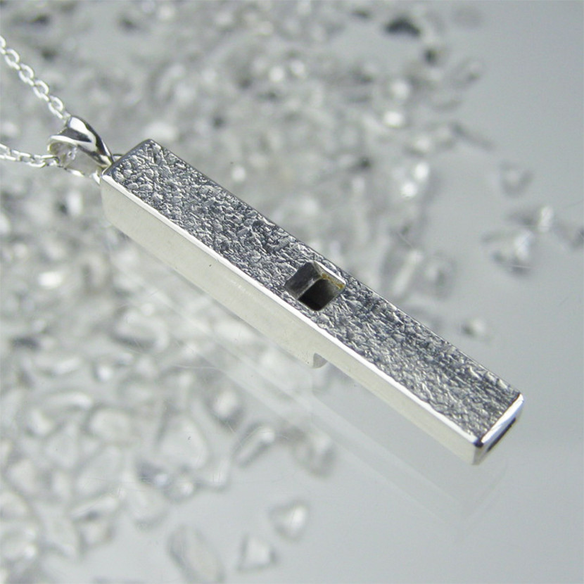 【地震!?】銀の笛　ペンダント　シルバー　ホイッスル　ひとつひとつ手造りなのに震災の後注文が来すぎて寝る暇なしでした