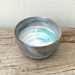 長石釉とエメラルドグリーンの流れ　茶碗 3枚目の画像