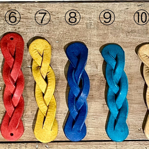 受注生産 然りげ無く可愛い編み込みレザーヘアゴム ヘアゴム conne