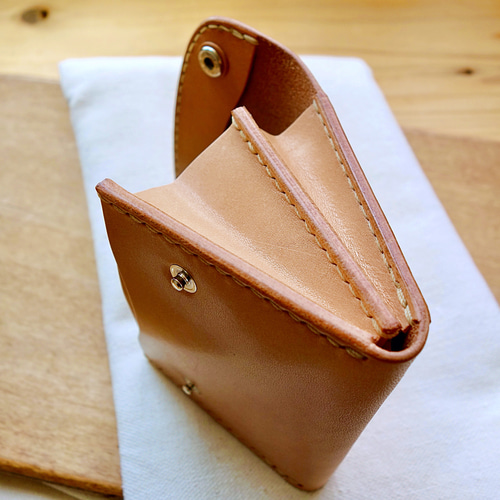 手のひらサイズのコンパクトウォレット 本革ミニ財布 ヌメ革財布