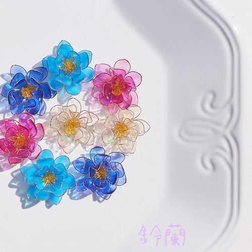 水面に浮かぶ睡蓮花 ピアス イヤリング ピアス（その他） 鈴蘭