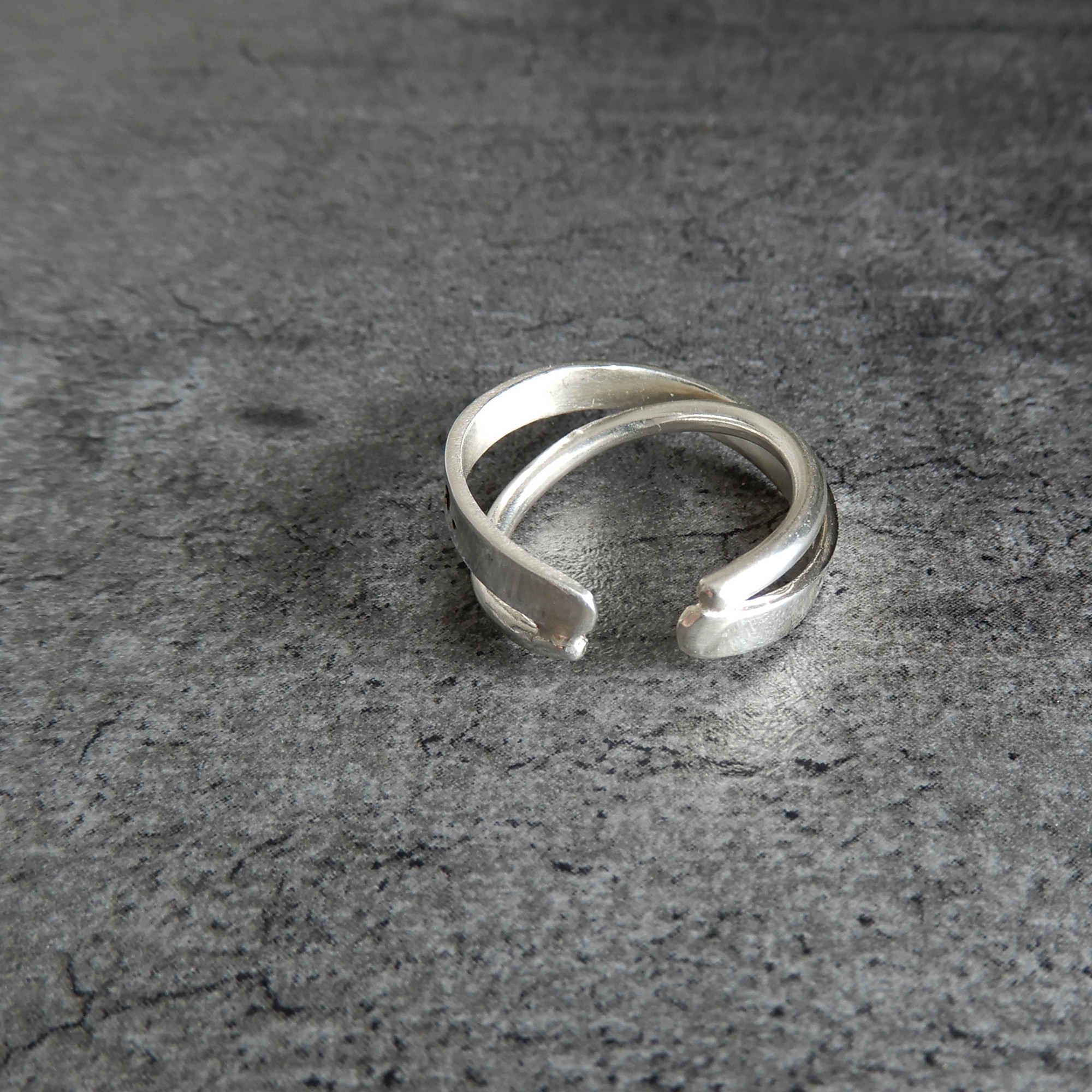 【再販・サイズ調整可】クロスリングS / silver　R038